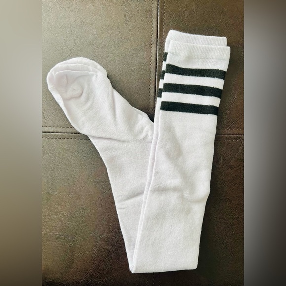NWT 2 Pair of Thigh High/Over the Knee Black and White Tube Socks w/ 3 Stripes - Picture 9 of 15